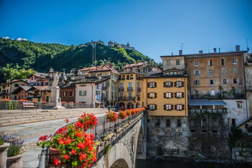 Al Vicolo Del Gallo Appartamento Varallo Exterior foto